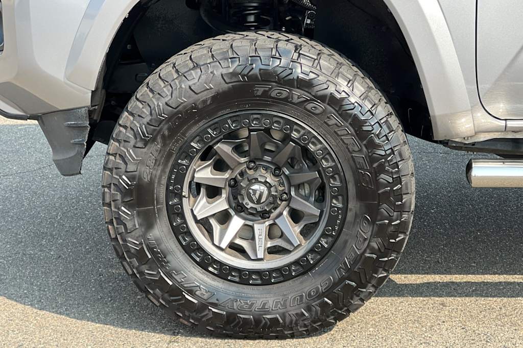 Thumbnail: 2020 Toyota Tacoma - 8