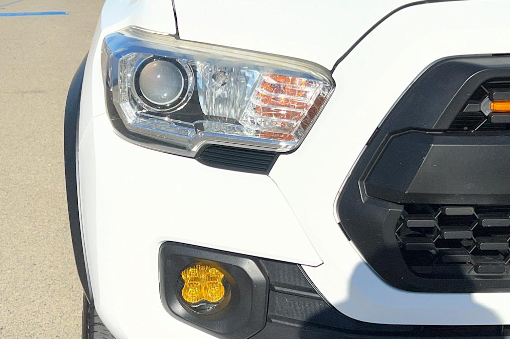 Thumbnail: 2020 Toyota Tacoma - 15