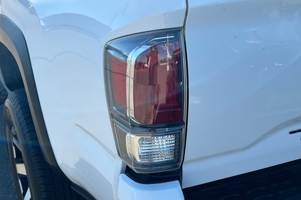 Thumbnail: 2020 Toyota Tacoma - 21