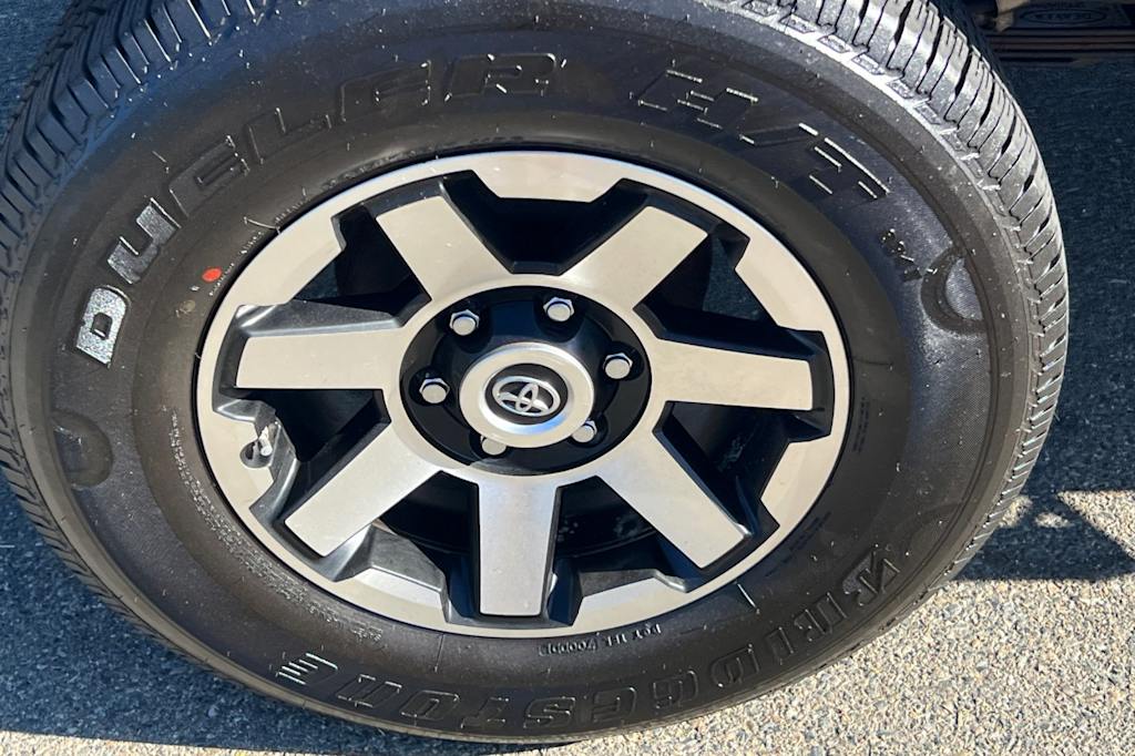 Thumbnail: 2020 Toyota Tacoma - 18