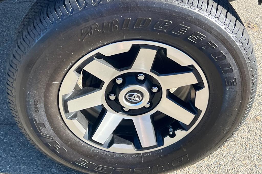 Thumbnail: 2020 Toyota Tacoma - 16