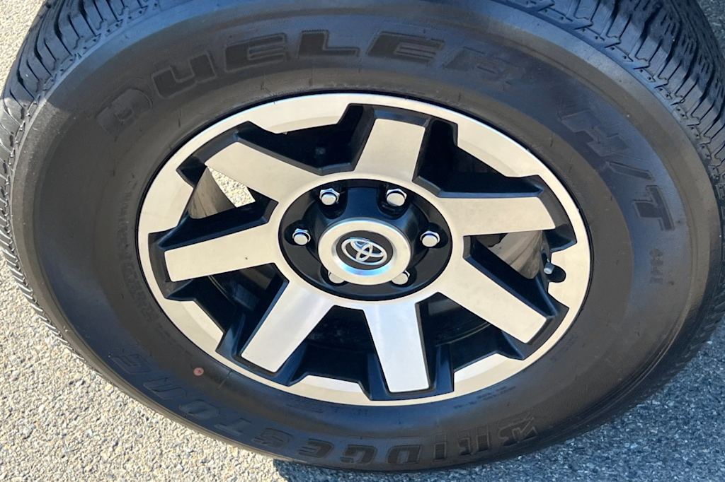Thumbnail: 2020 Toyota Tacoma - 6