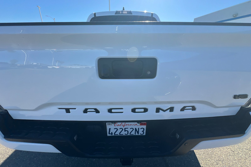 Thumbnail: 2020 Toyota Tacoma - 20