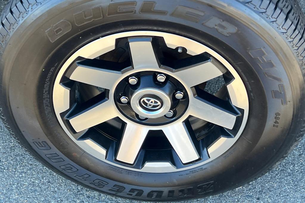 Thumbnail: 2020 Toyota Tacoma - 23