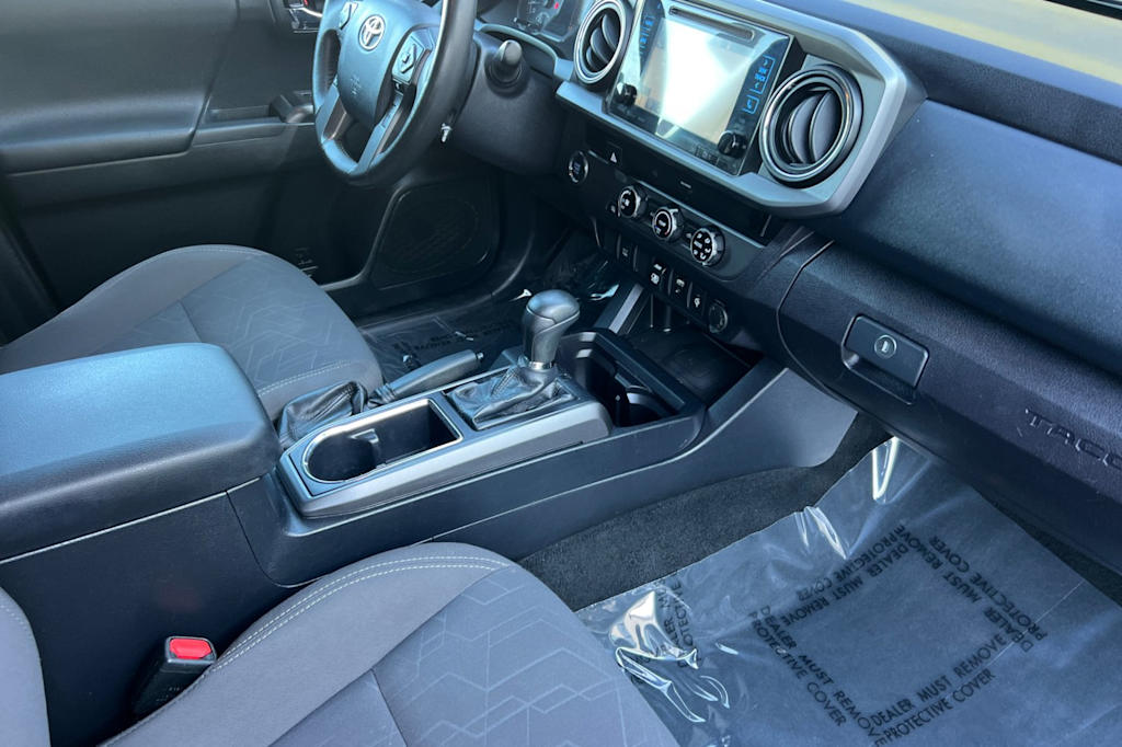 Thumbnail: 2018 Toyota Tacoma - 12