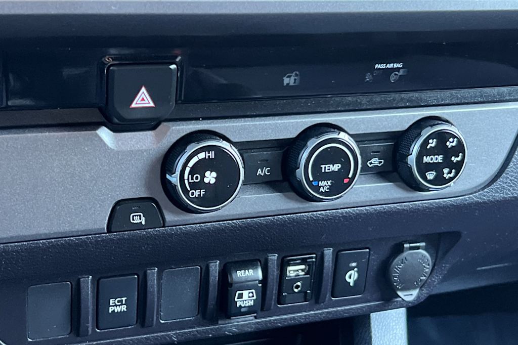 Thumbnail: 2018 Toyota Tacoma - 25