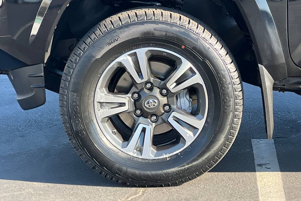 Thumbnail: 2018 Toyota Tacoma - 7