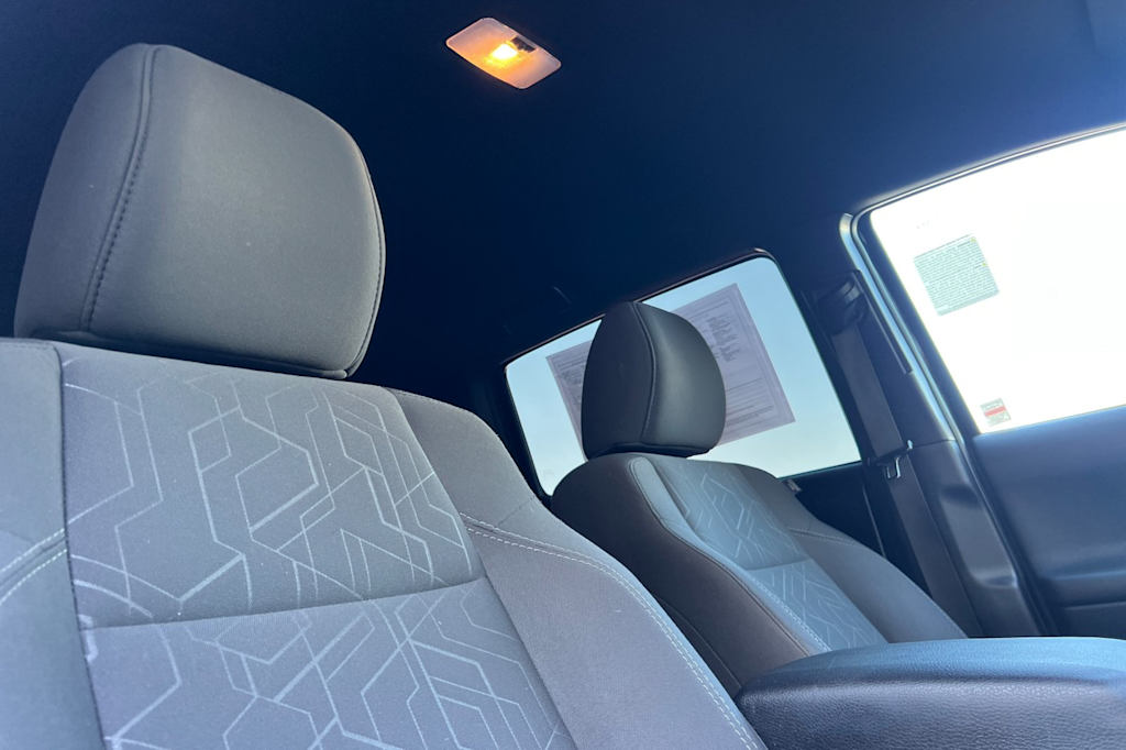 Thumbnail: 2018 Toyota Tacoma - 9