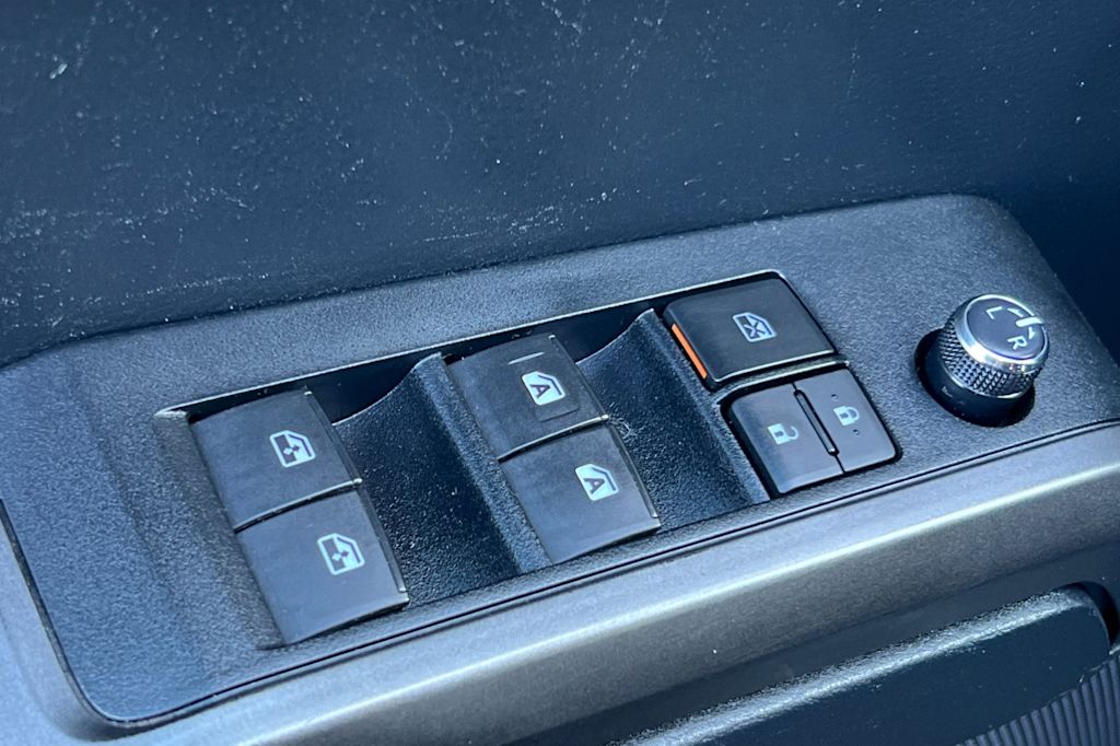 Thumbnail: 2018 Toyota Tacoma - 21