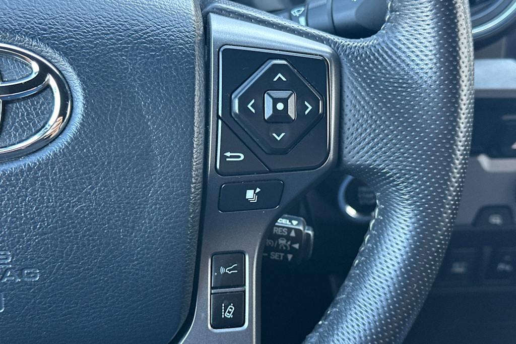 Thumbnail: 2019 Toyota Tacoma - 30