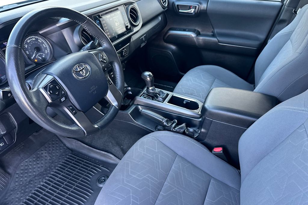 Thumbnail: 2019 Toyota Tacoma - 10