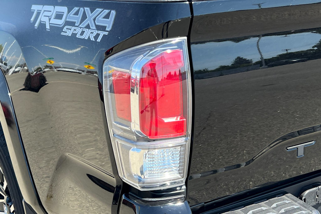 Thumbnail: 2023 Toyota Tacoma - 21