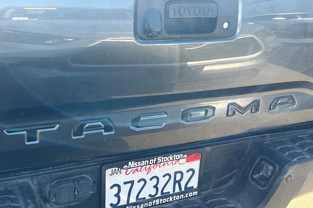 Thumbnail: 2019 Toyota Tacoma - 21