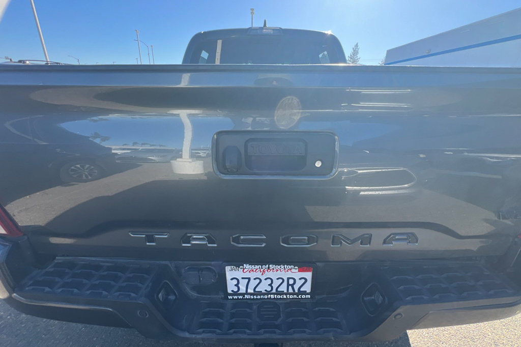 Thumbnail: 2019 Toyota Tacoma - 19