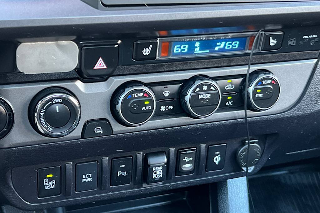 Thumbnail: 2019 Toyota Tacoma - 24