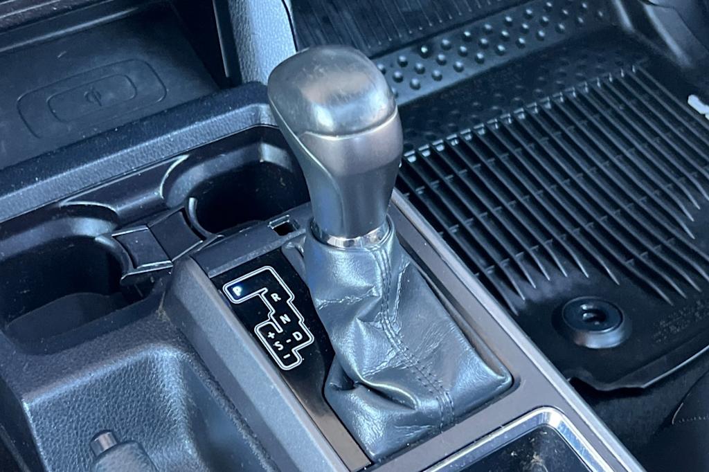 Thumbnail: 2019 Toyota Tacoma - 14