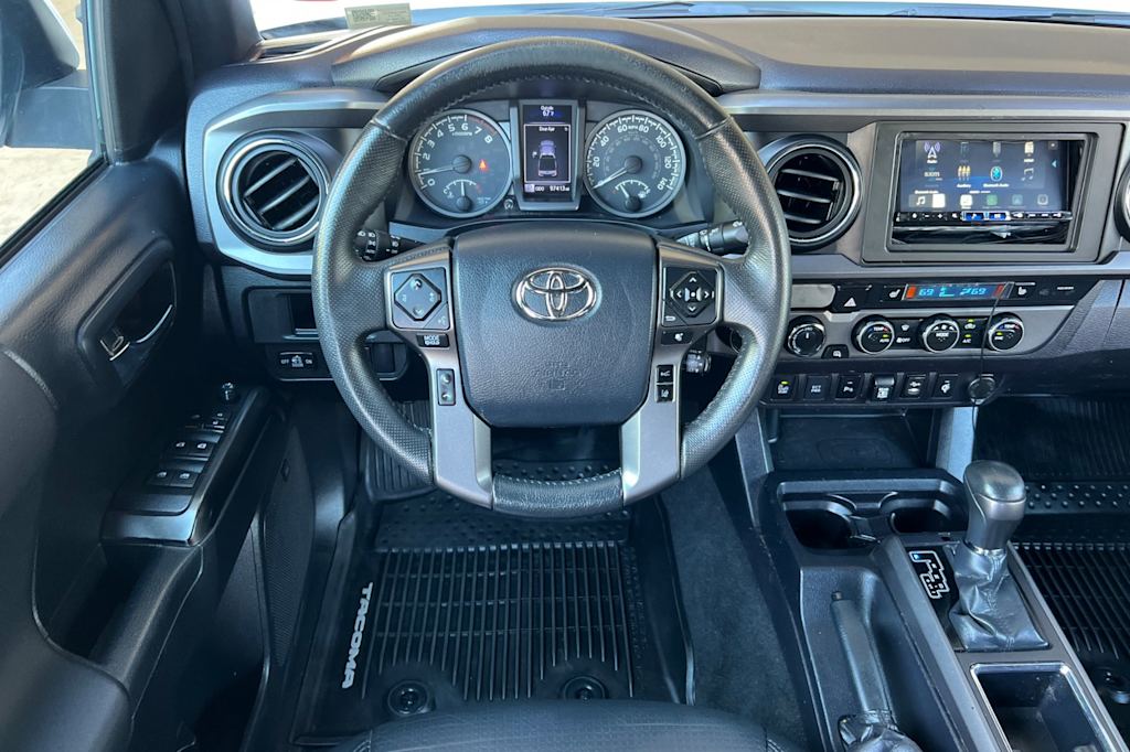 Thumbnail: 2019 Toyota Tacoma - 11