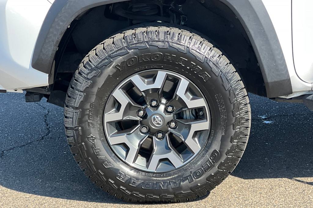 Thumbnail: 2019 Toyota Tacoma - 8
