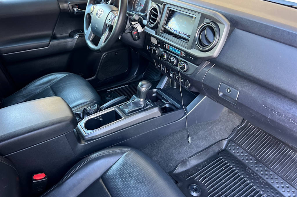 Thumbnail: 2019 Toyota Tacoma - 12