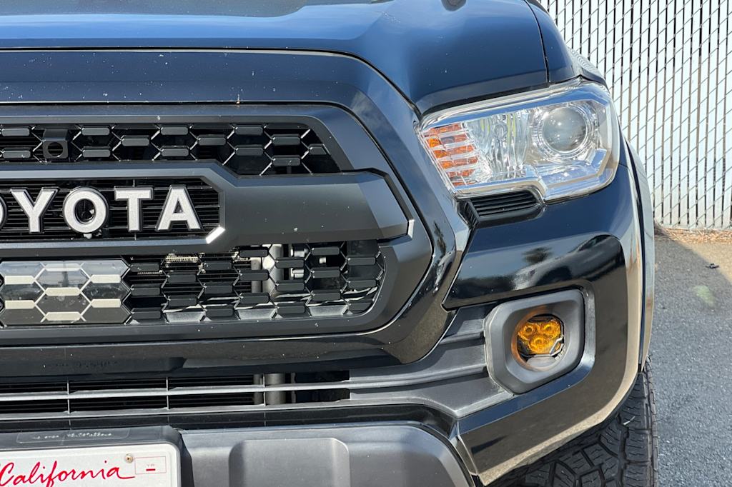 Thumbnail: 2021 Toyota Tacoma - 17