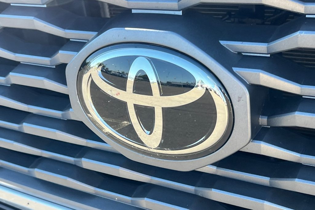 Thumbnail: 2023 Toyota Tacoma - 15