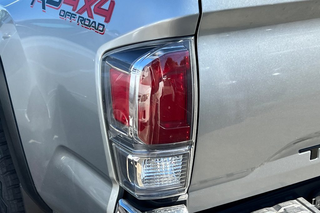 Thumbnail: 2023 Toyota Tacoma - 21