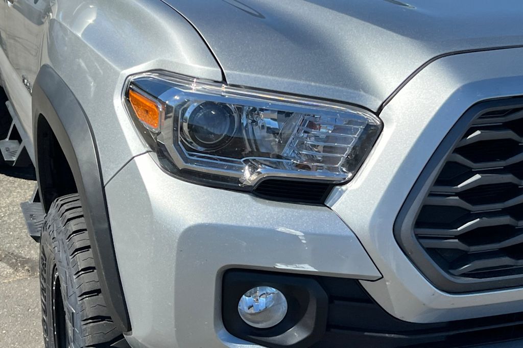 Thumbnail: 2023 Toyota Tacoma - 16