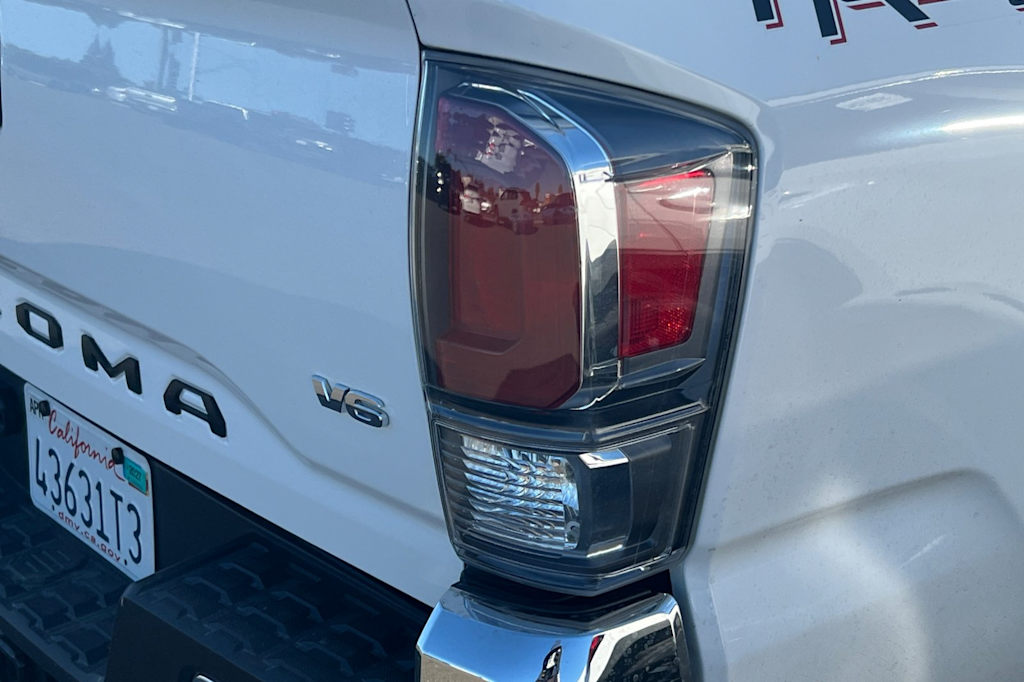 Thumbnail: 2023 Toyota Tacoma - 19