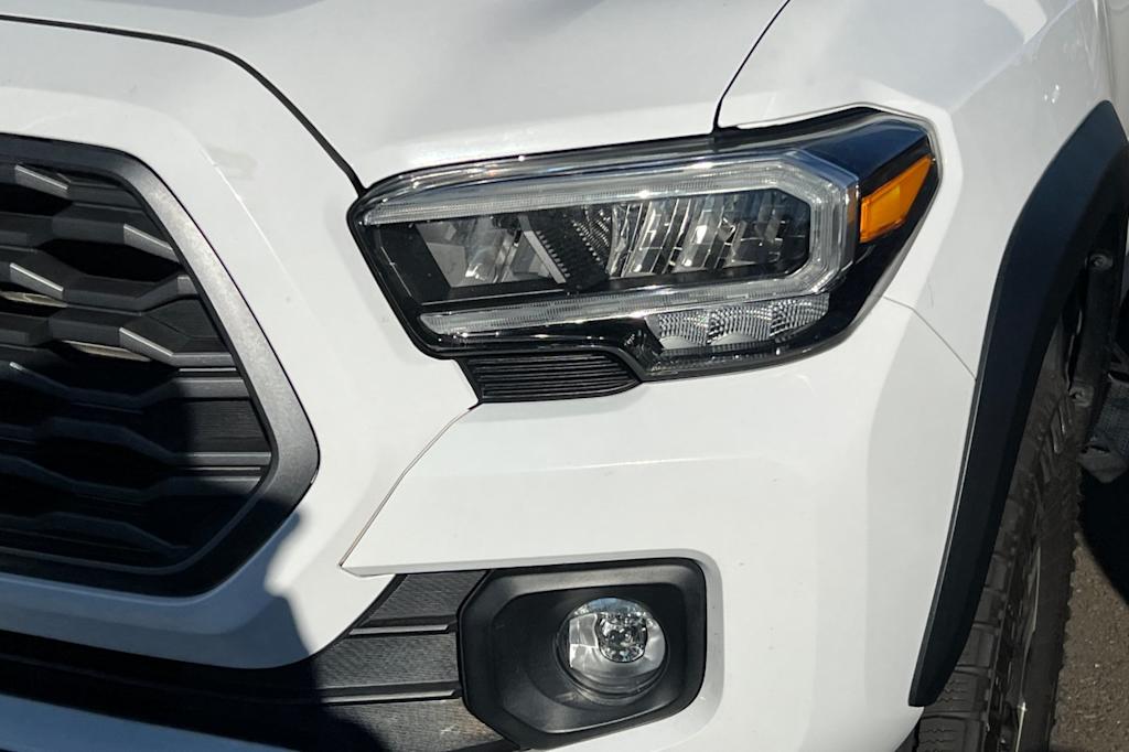 Thumbnail: 2023 Toyota Tacoma - 12