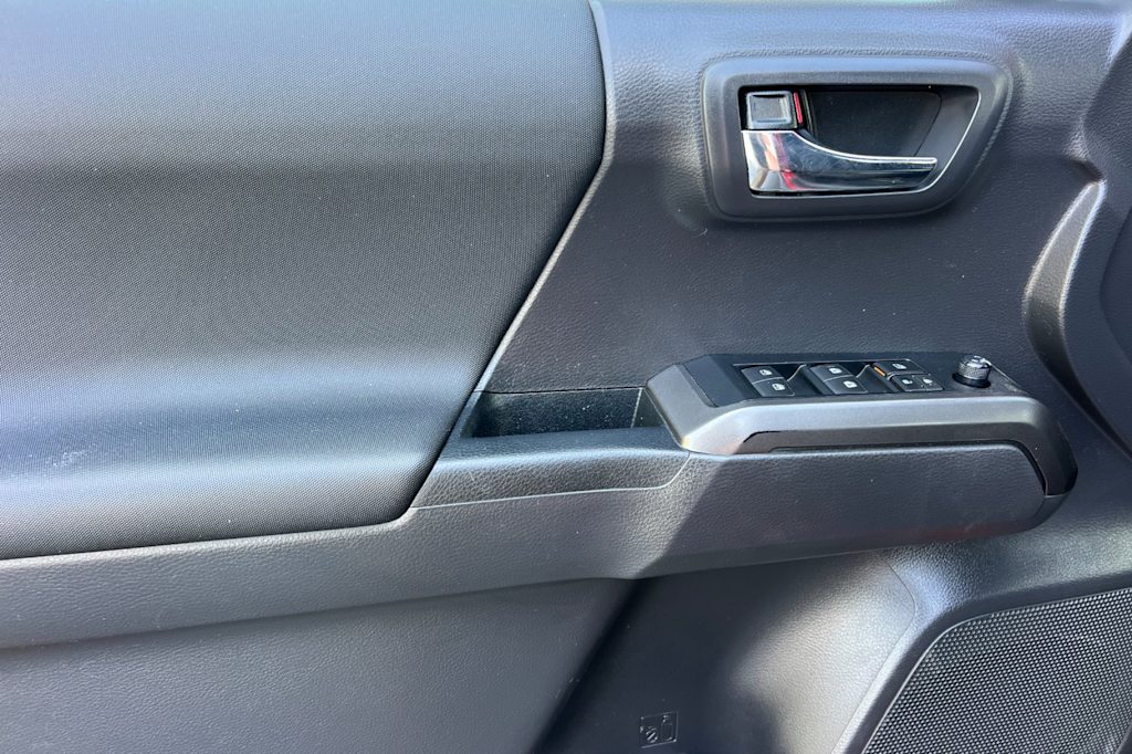 Thumbnail: 2022 Toyota Tacoma - 20