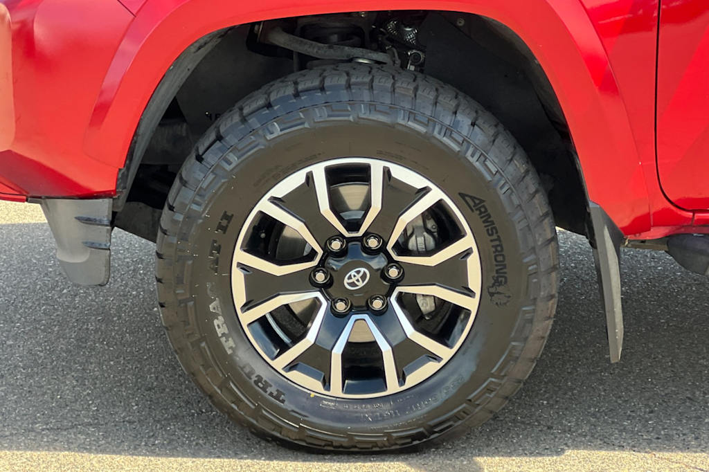 Thumbnail: 2022 Toyota Tacoma - 8
