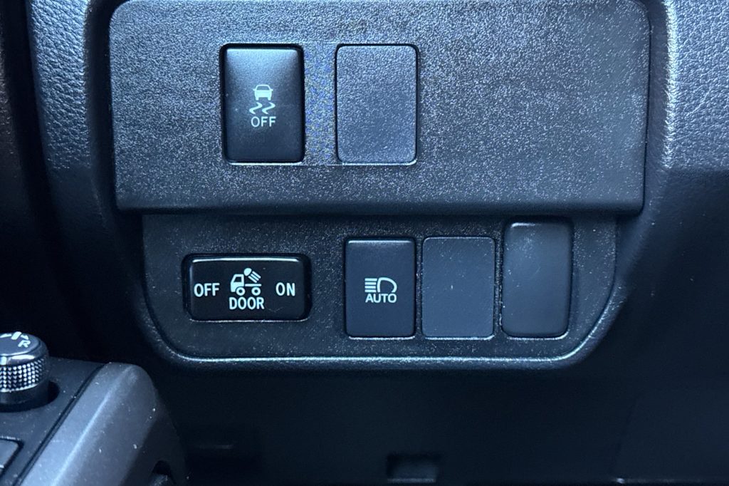 Thumbnail: 2021 Toyota Tacoma - 31