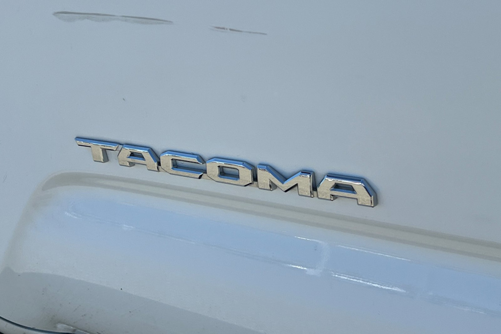 Thumbnail: 2018 Toyota Tacoma - 5