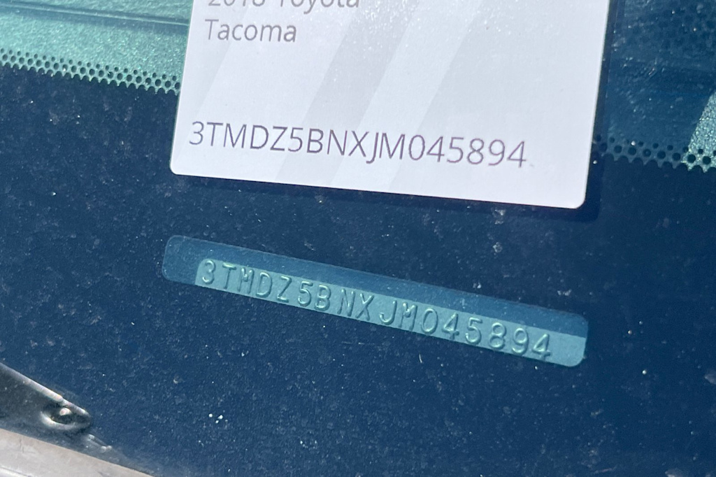 Thumbnail: 2018 Toyota Tacoma - 8