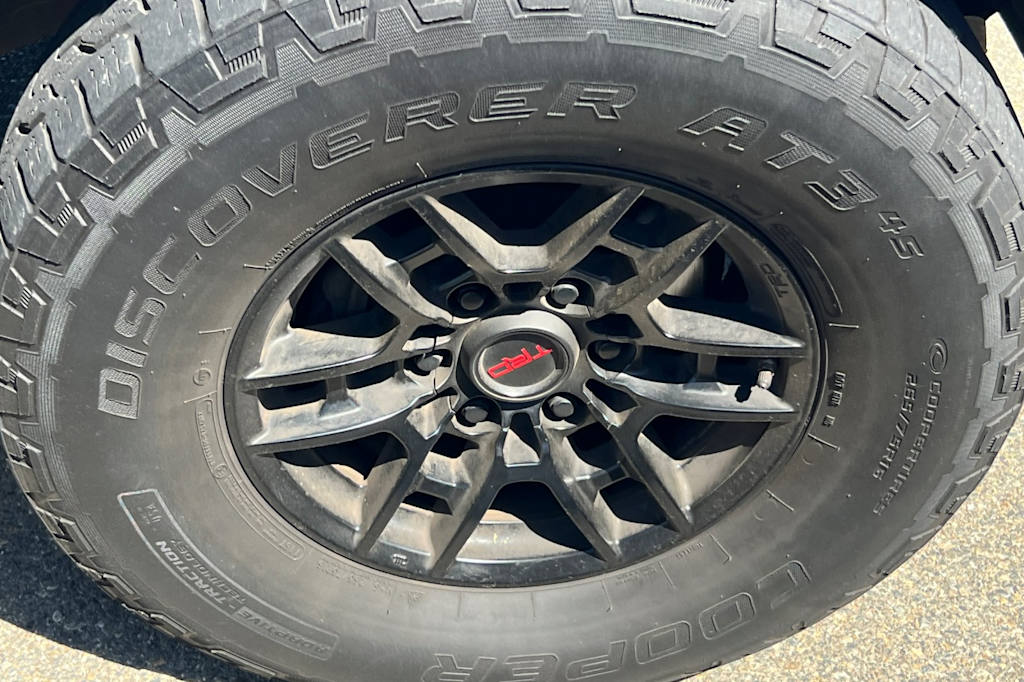 Thumbnail: 2018 Toyota Tacoma - 17