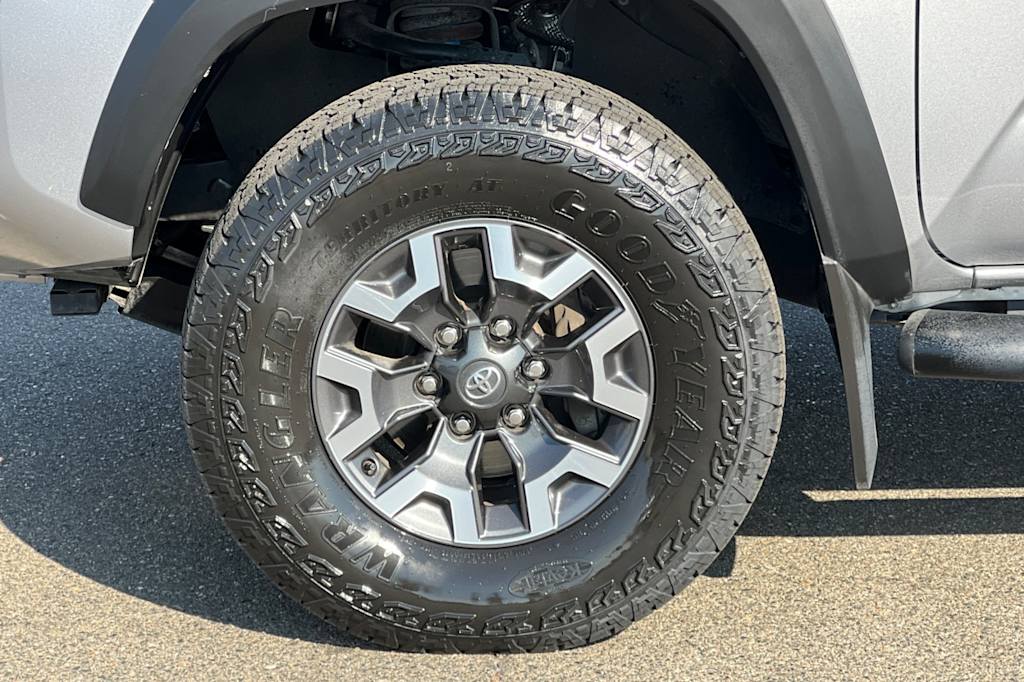 Thumbnail: 2021 Toyota Tacoma - 8