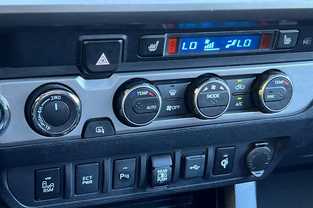 Thumbnail: 2021 Toyota Tacoma - 24