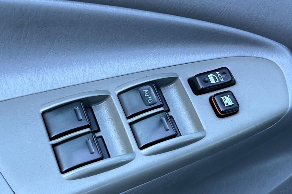 Thumbnail: 2011 Toyota Tacoma - 22