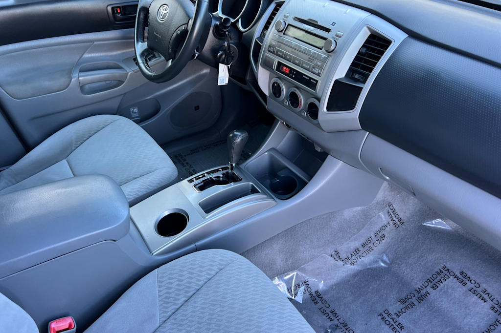 Thumbnail: 2011 Toyota Tacoma - 12