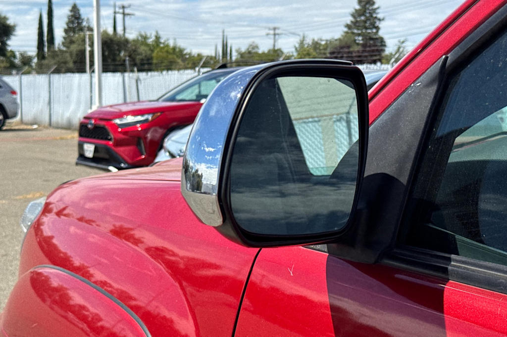Thumbnail: 2014 Toyota Tacoma - 15