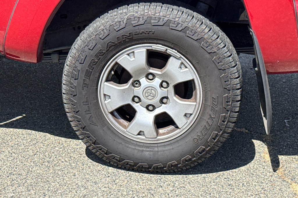Thumbnail: 2014 Toyota Tacoma - 24