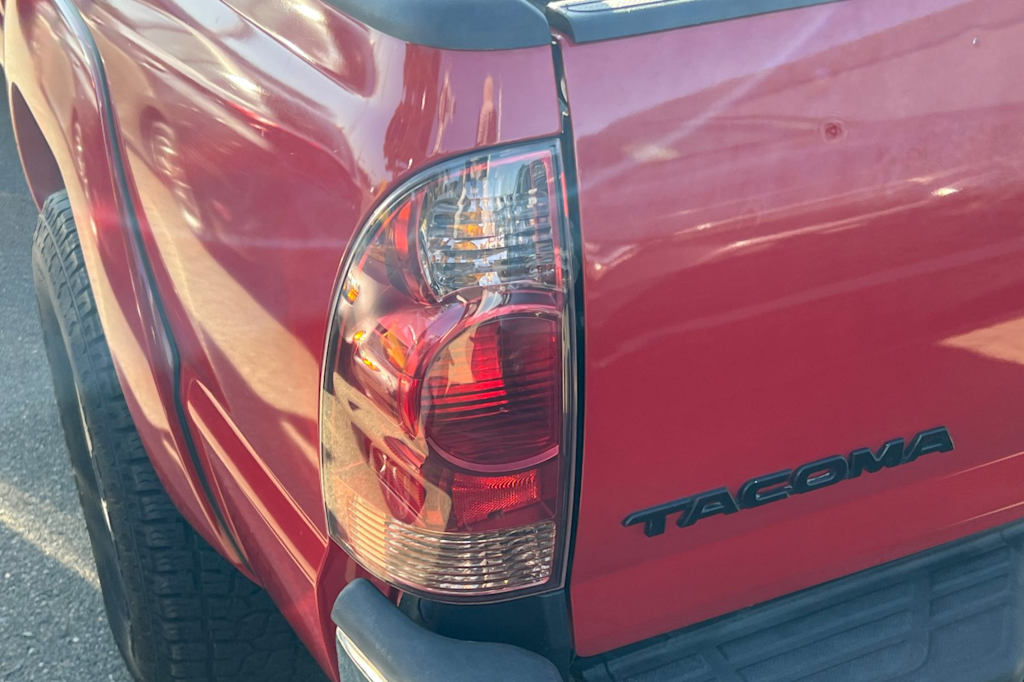 Thumbnail: 2006 Toyota Tacoma - 21