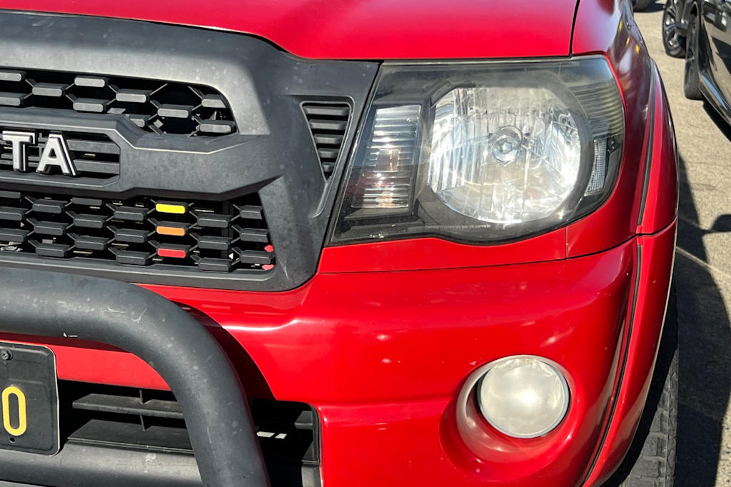 Thumbnail: 2006 Toyota Tacoma - 15