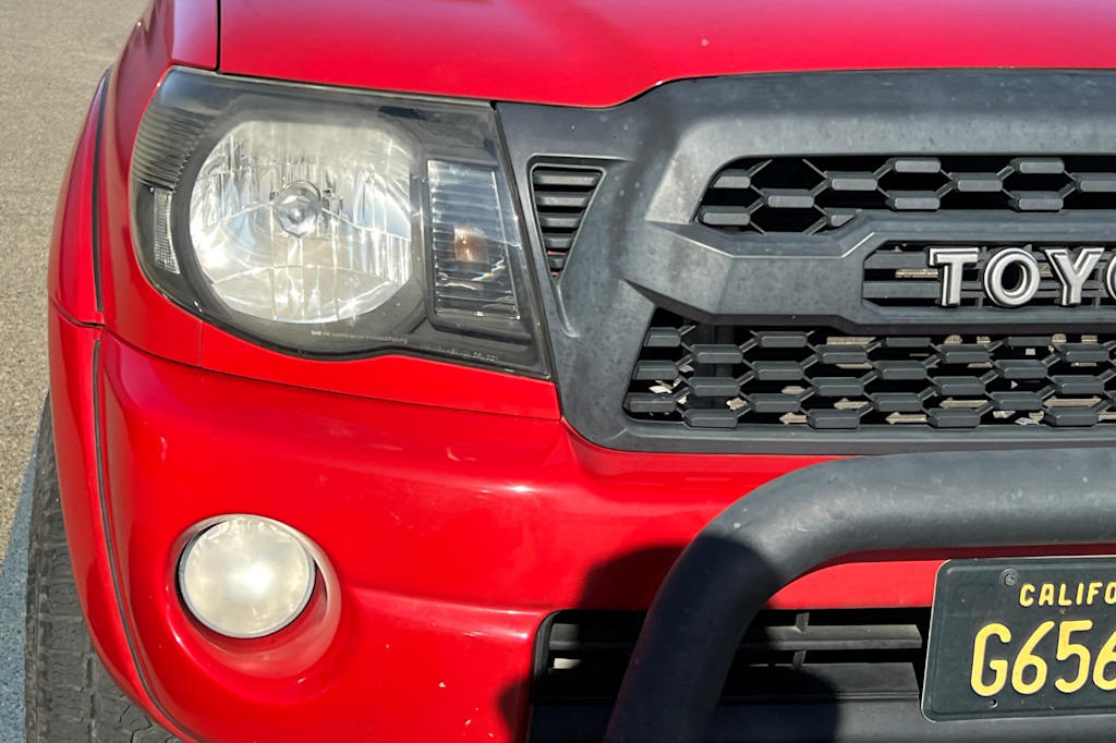 Thumbnail: 2006 Toyota Tacoma - 18