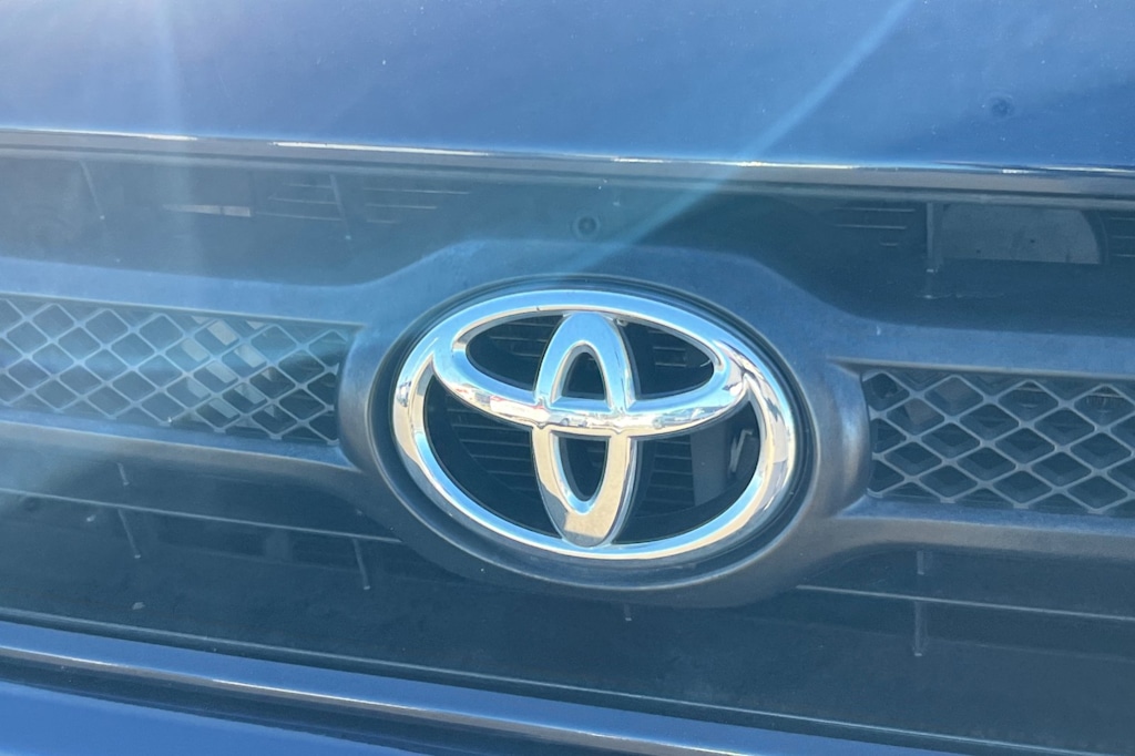Thumbnail: 2012 Toyota Tacoma - 15