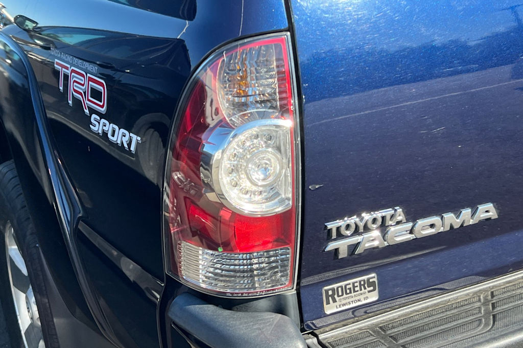 Thumbnail: 2012 Toyota Tacoma - 21