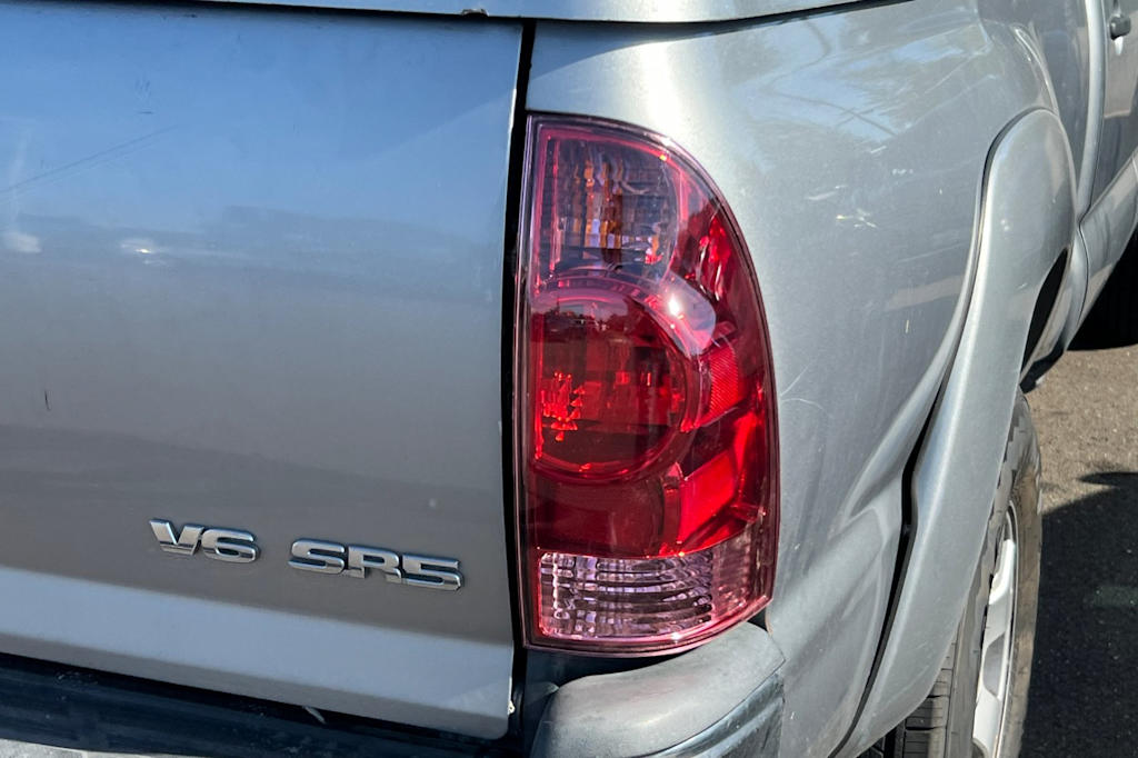 Thumbnail: 2014 Toyota Tacoma - 16