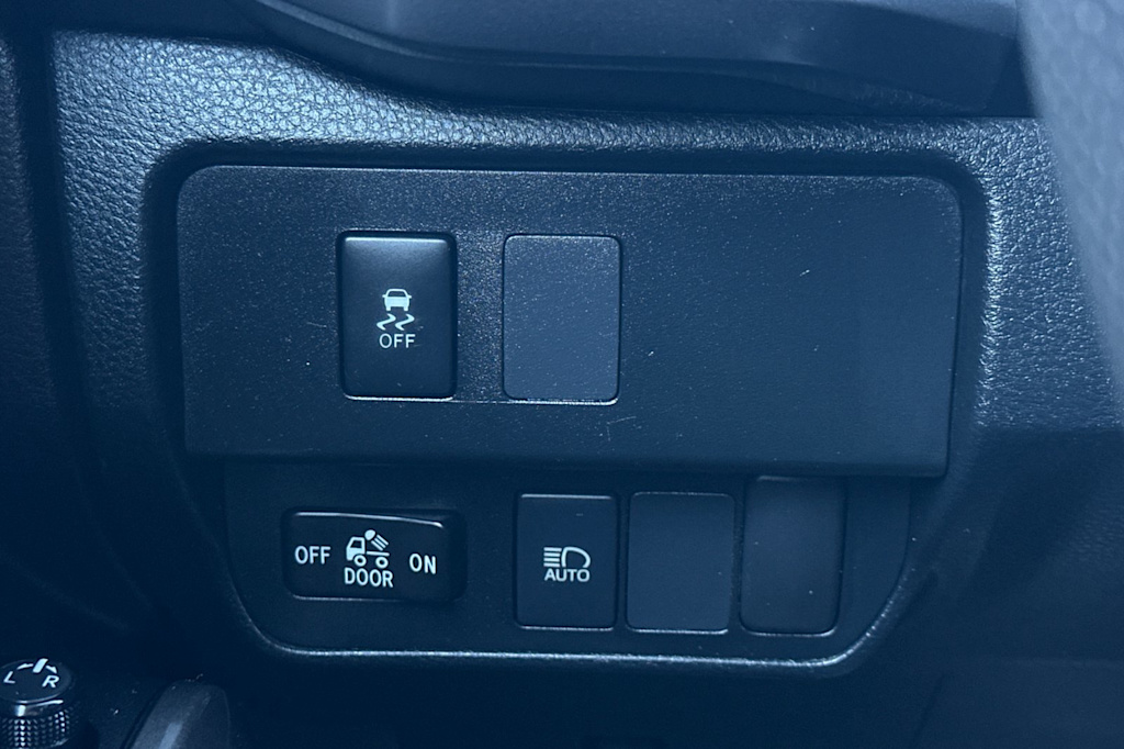 Thumbnail: 2021 Toyota Tacoma - 31