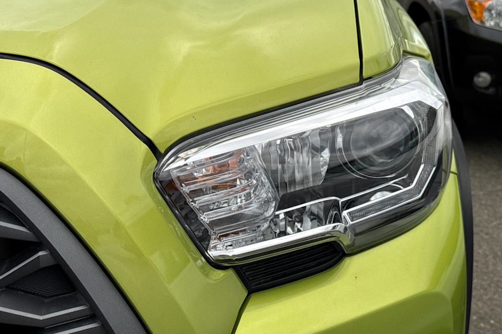 Thumbnail: 2023 Toyota Tacoma - 36