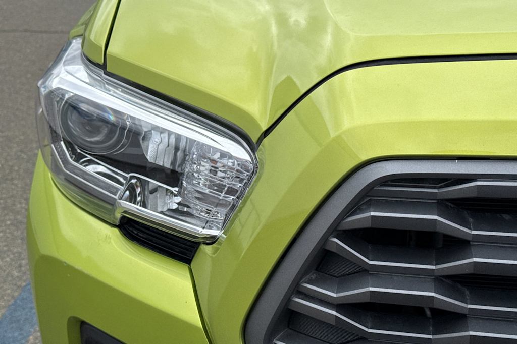 Thumbnail: 2023 Toyota Tacoma - 34